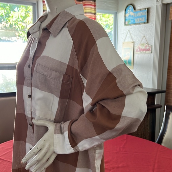 Checked Shirt.  Size L - Picture 2 of 4